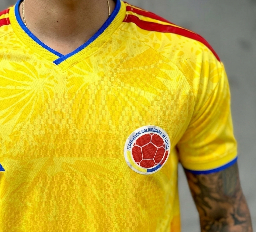 Camiseta Oficial Adidas Selección Colombia 2026® + Caja Premium